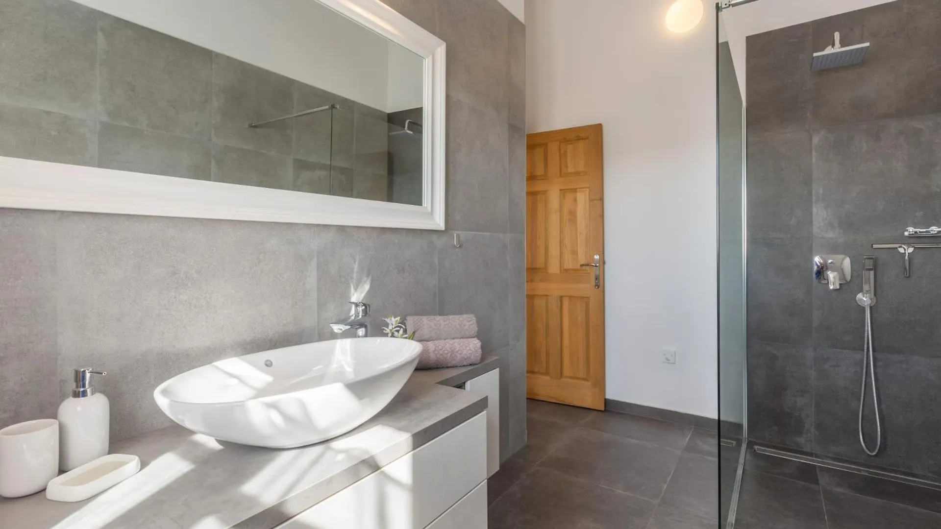 Villa Nar Mit Pool Und Panoramameerblick Bei Porec Sveti Lovrec Pazenaticki
