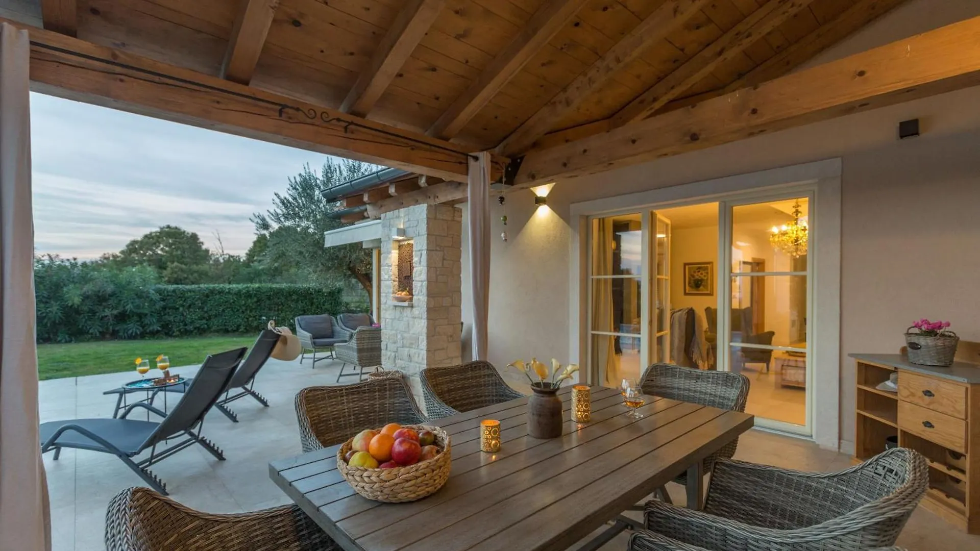 Villa Nar Mit Pool Und Panoramameerblick Bei Porec Sveti Lovrec Pazenaticki Croatia