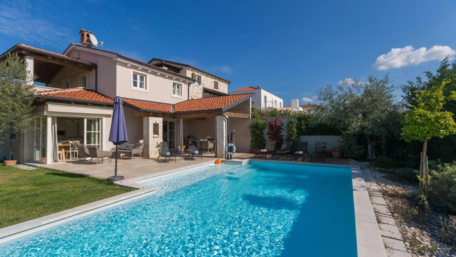 Villa Nar Mit Pool Und Panoramameerblick Bei Porec Sveti Lovrec Pazenaticki Holiday home