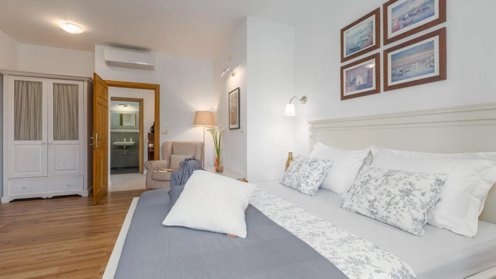 Villa Nar Mit Pool Und Panoramameerblick Bei Porec Sveti Lovrec Pazenaticki Holiday home