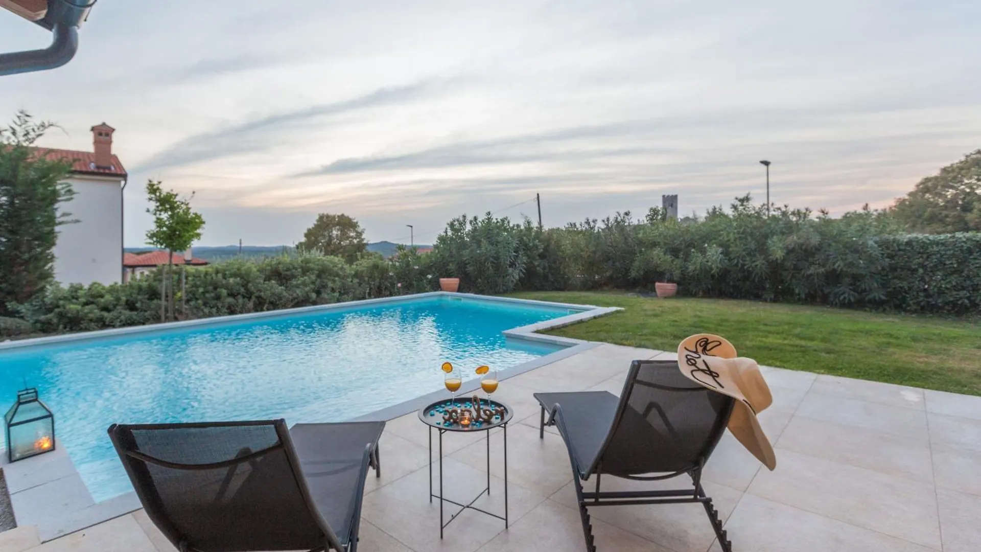 Villa Nar Mit Pool Und Panoramameerblick Bei Porec Sveti Lovrec Pazenaticki 0*,  Croatia
