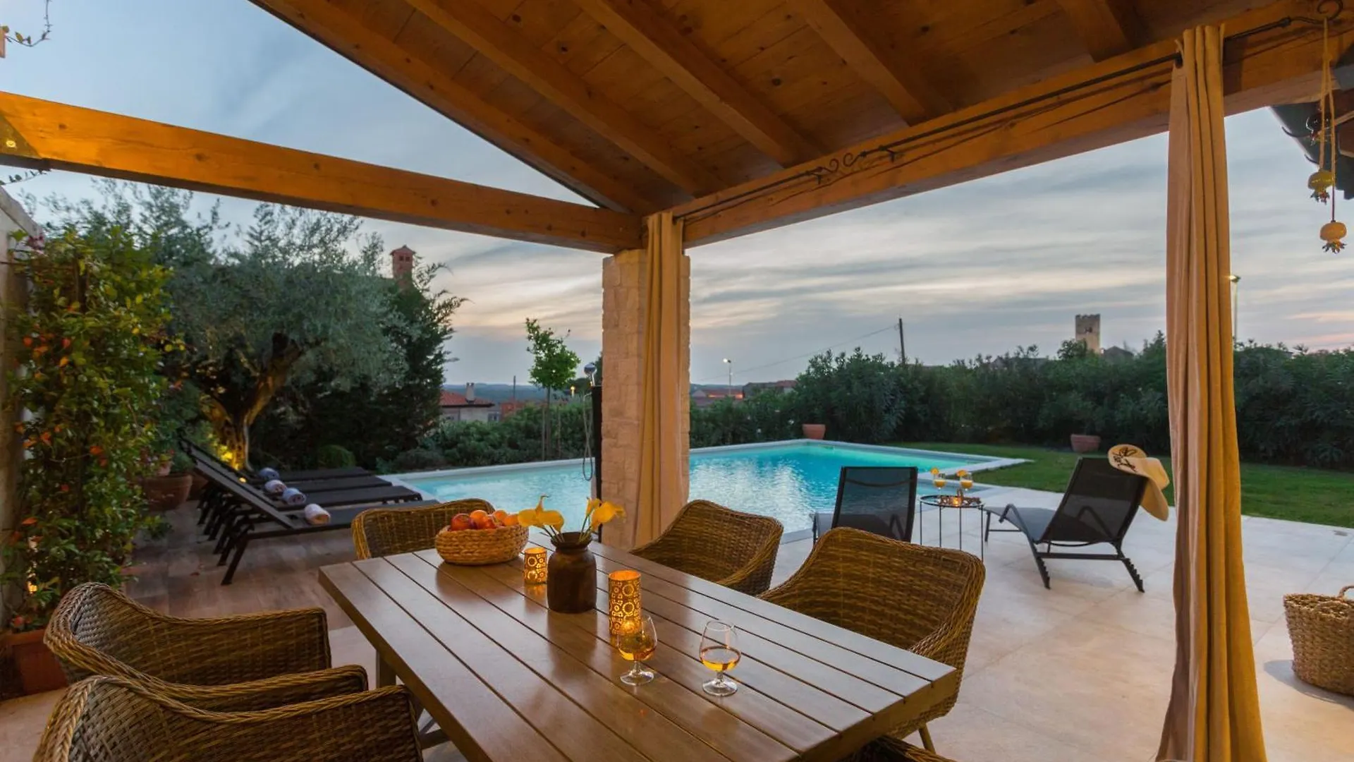 Villa Nar Mit Pool Und Panoramameerblick Bei Porec Sveti Lovrec Pazenaticki