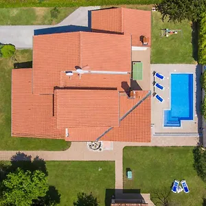 度假居 克尔塞度假屋ixx, Sveti Lovreč Pazenatički