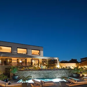  Villa Merapi