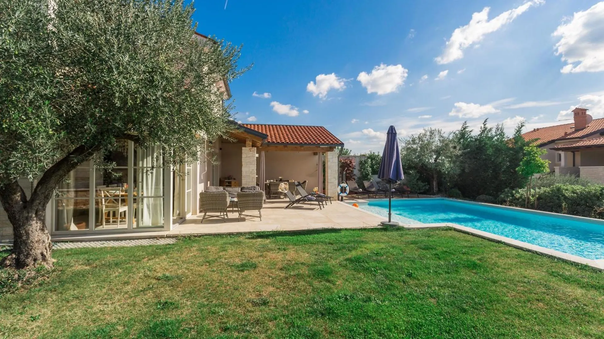 Villa Nar Mit Pool Und Panoramameerblick Bei Porec Sveti Lovrec Pazenaticki Croatia