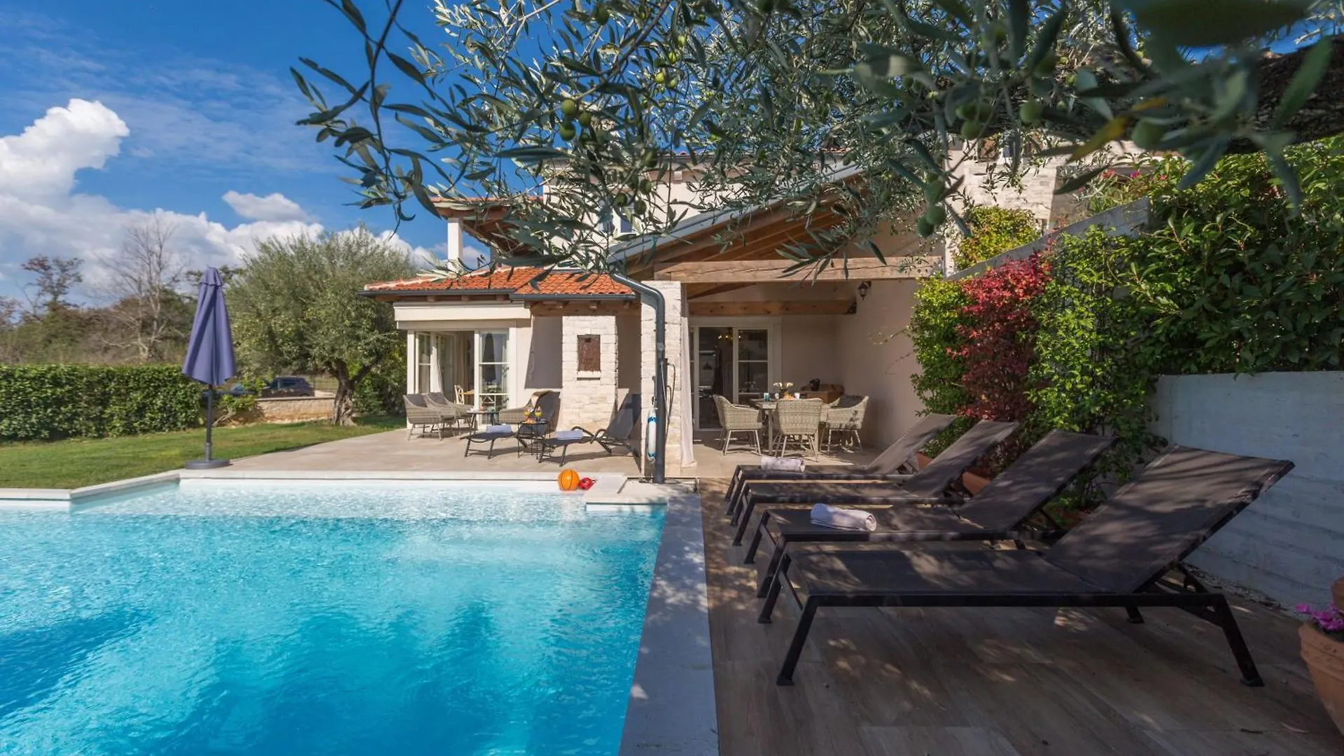 Villa Nar Mit Pool Und Panoramameerblick Bei Porec Sveti Lovrec Pazenaticki Croatia