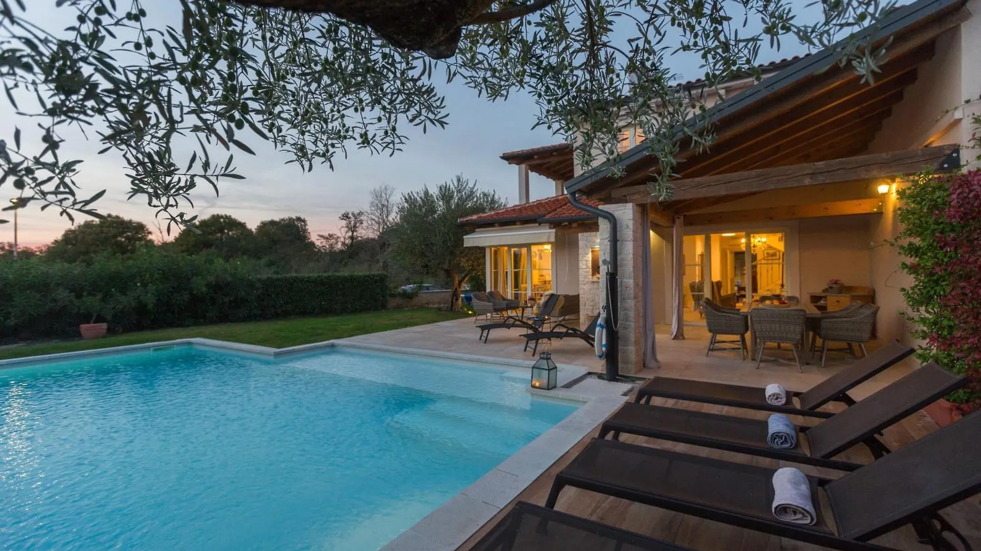 Villa Nar Mit Pool Und Panoramameerblick Bei Porec Sveti Lovrec Pazenaticki